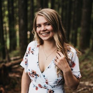 Meet your Posher, Rebecca